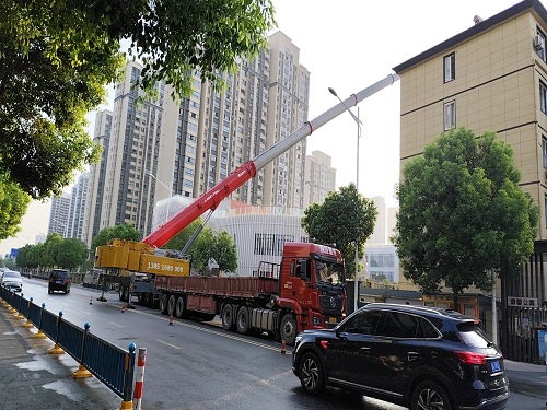 吊車(chē)租賃需要考察哪些事項(xiàng)？使用時(shí)需遵循什么規(guī)范要求？